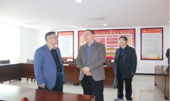 省委常委、省總工會主席馬吉孝等一行蒞臨青海物產(chǎn)集團公司視察，調(diào)研指導道路貨運企業(yè)建會、貨運司機入會等工作